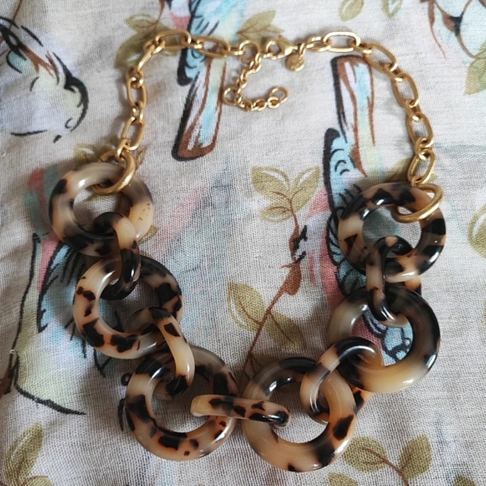 J. Crew Faux Brown Mottled Nude Tortoise Link Brass Tone Light Weight Necklace
